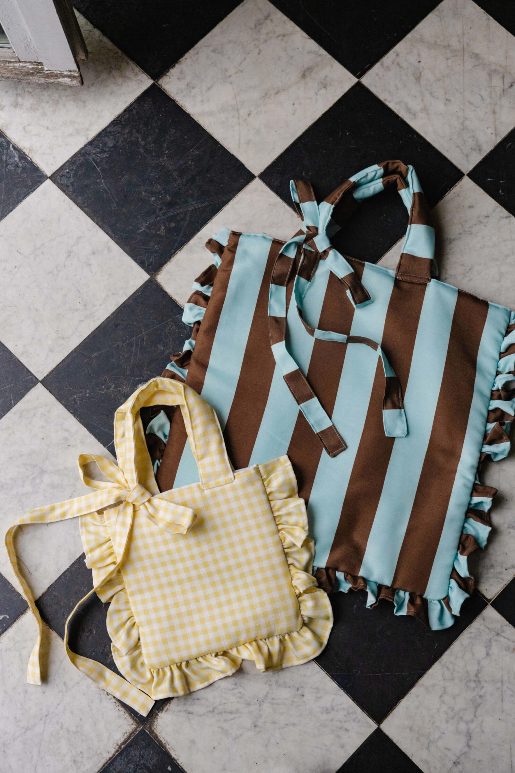 Unique ruffled bags for wedding guest favors