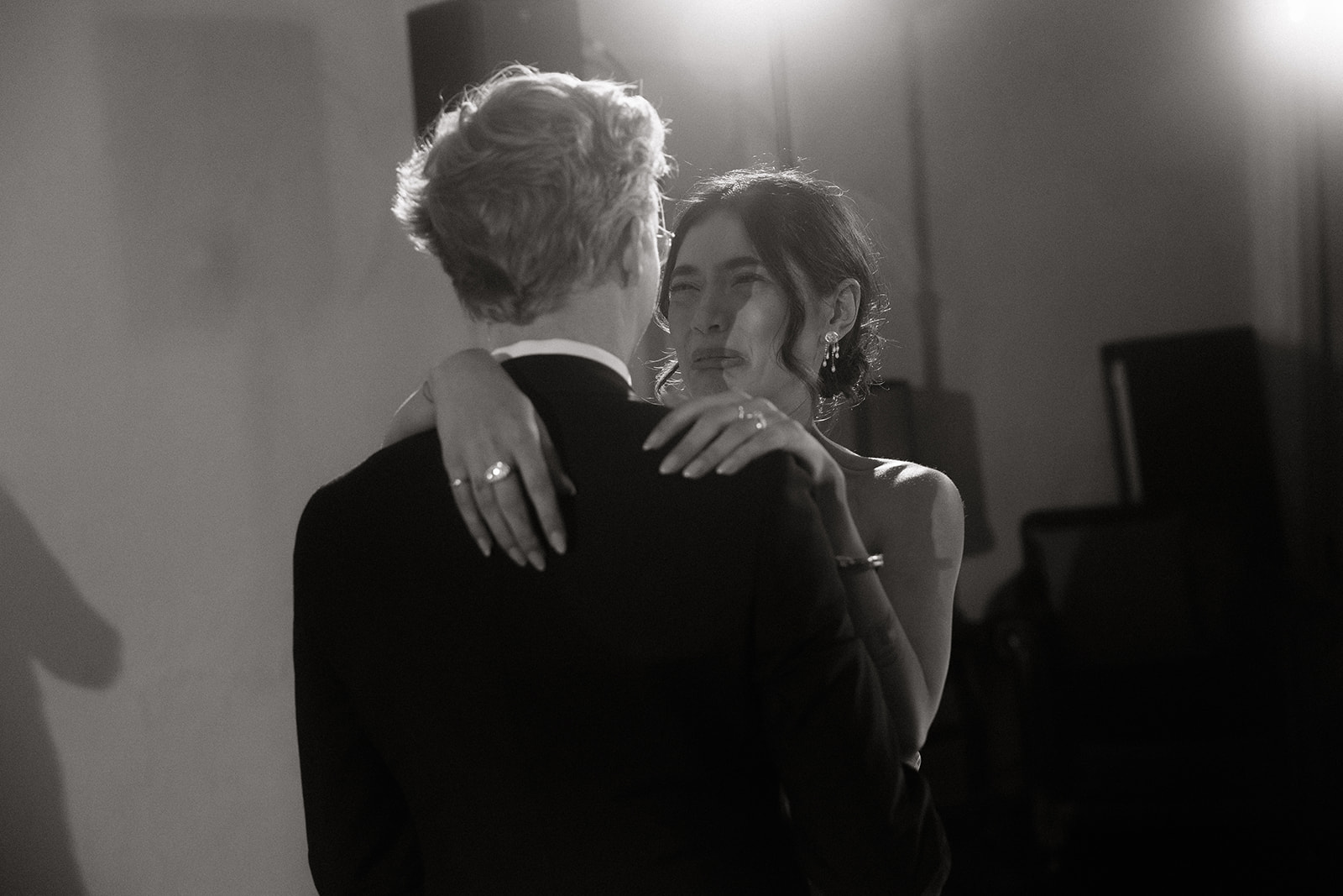 bride and groom wedding dance