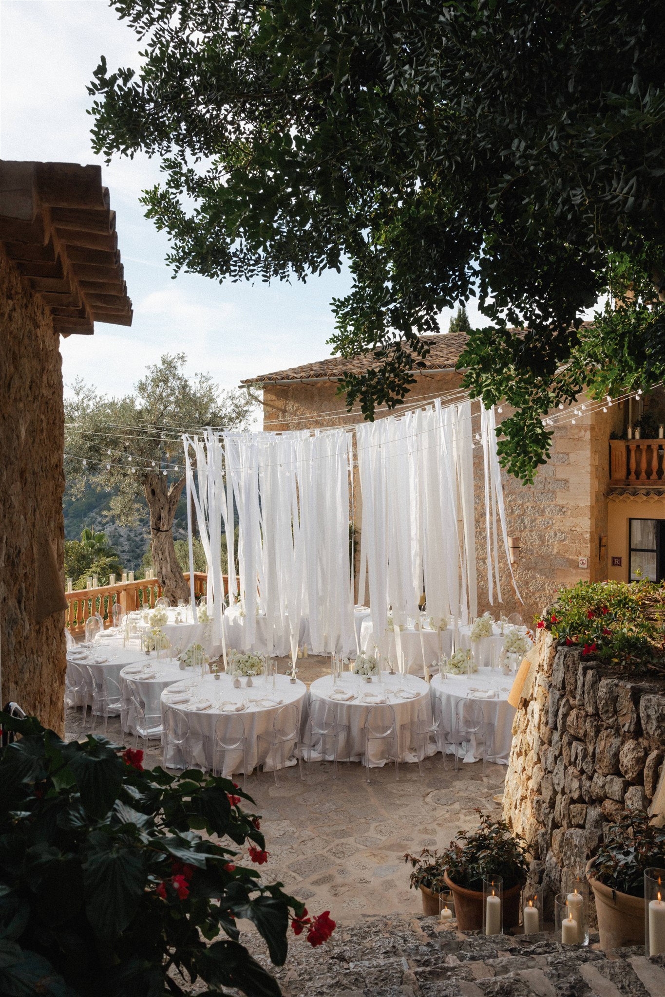 all white wedding reception table design, inspired by Pantone Cloud Dancer