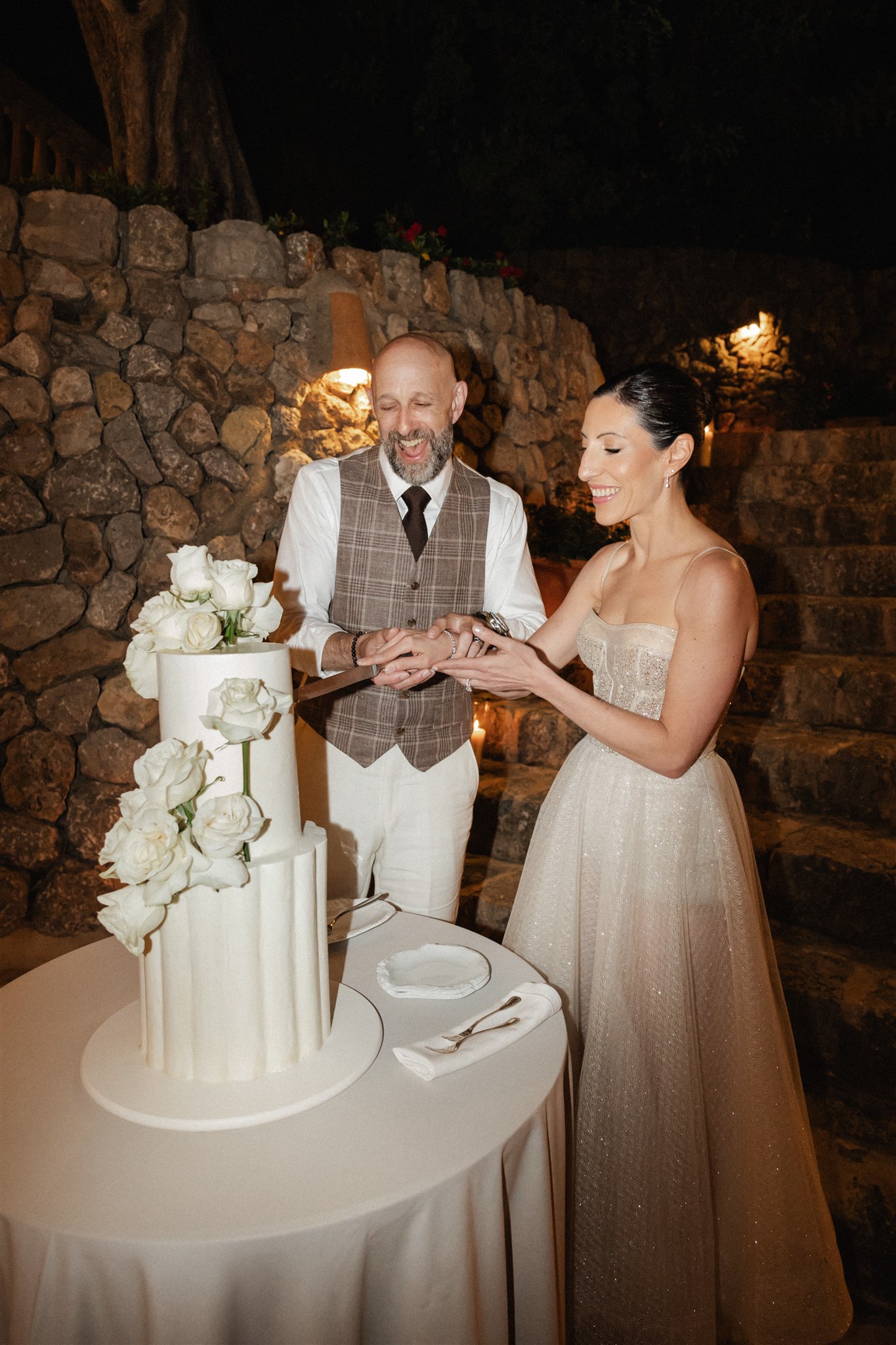 all white cake cutting