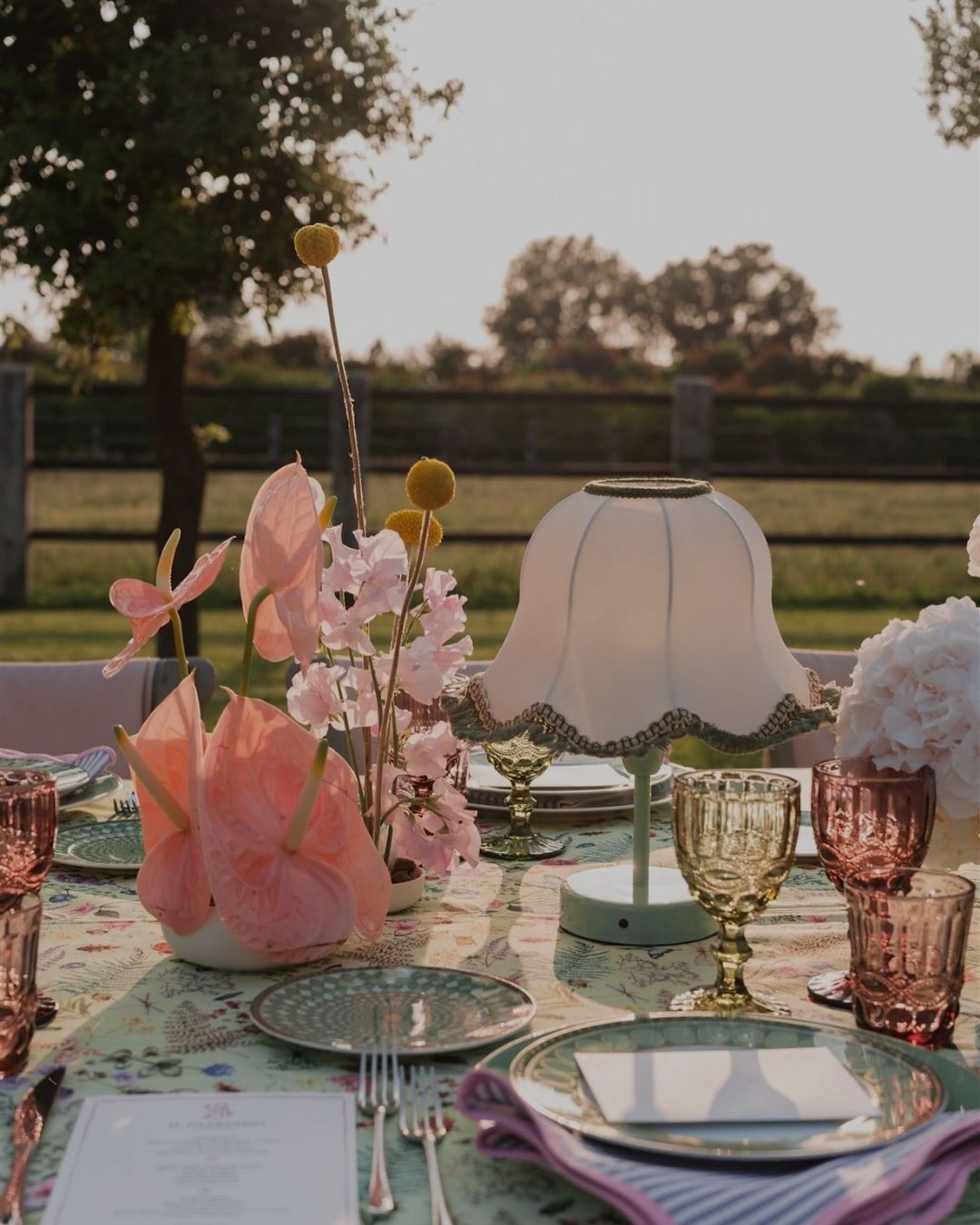 2026 Wedding Trend: vintage details