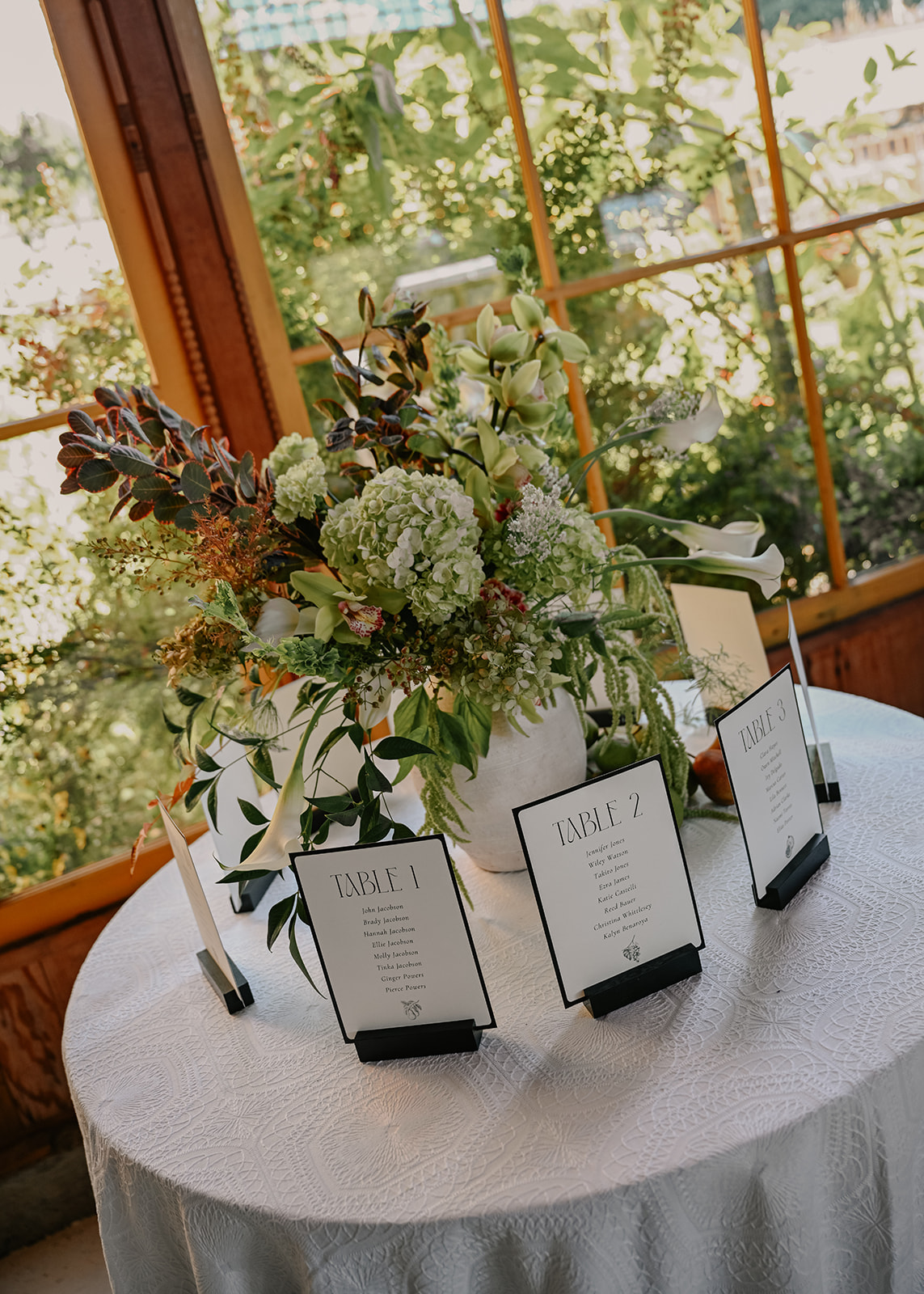 elegant escort card table