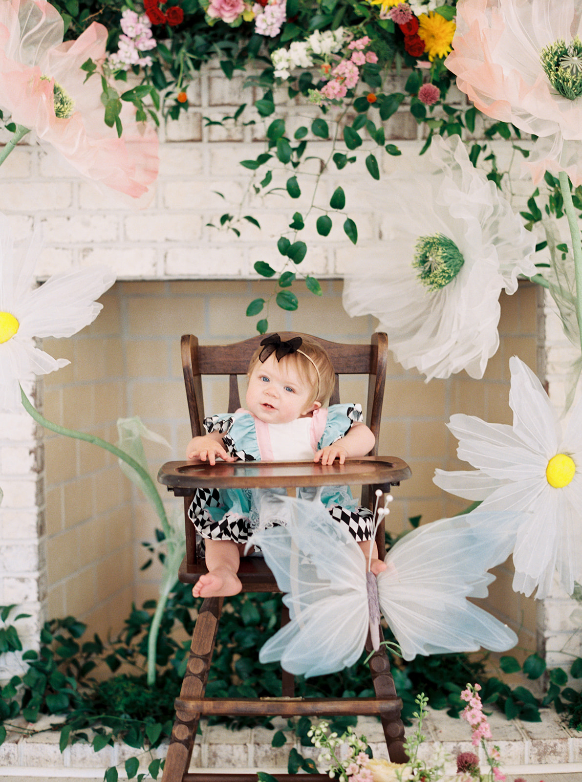 first birthday party girl