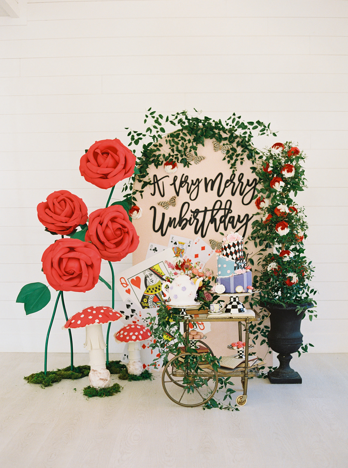 Alice in Wonderland birthday party cake