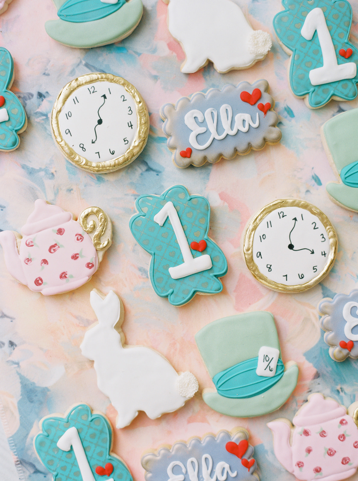 Alice in Wonderland party cookies