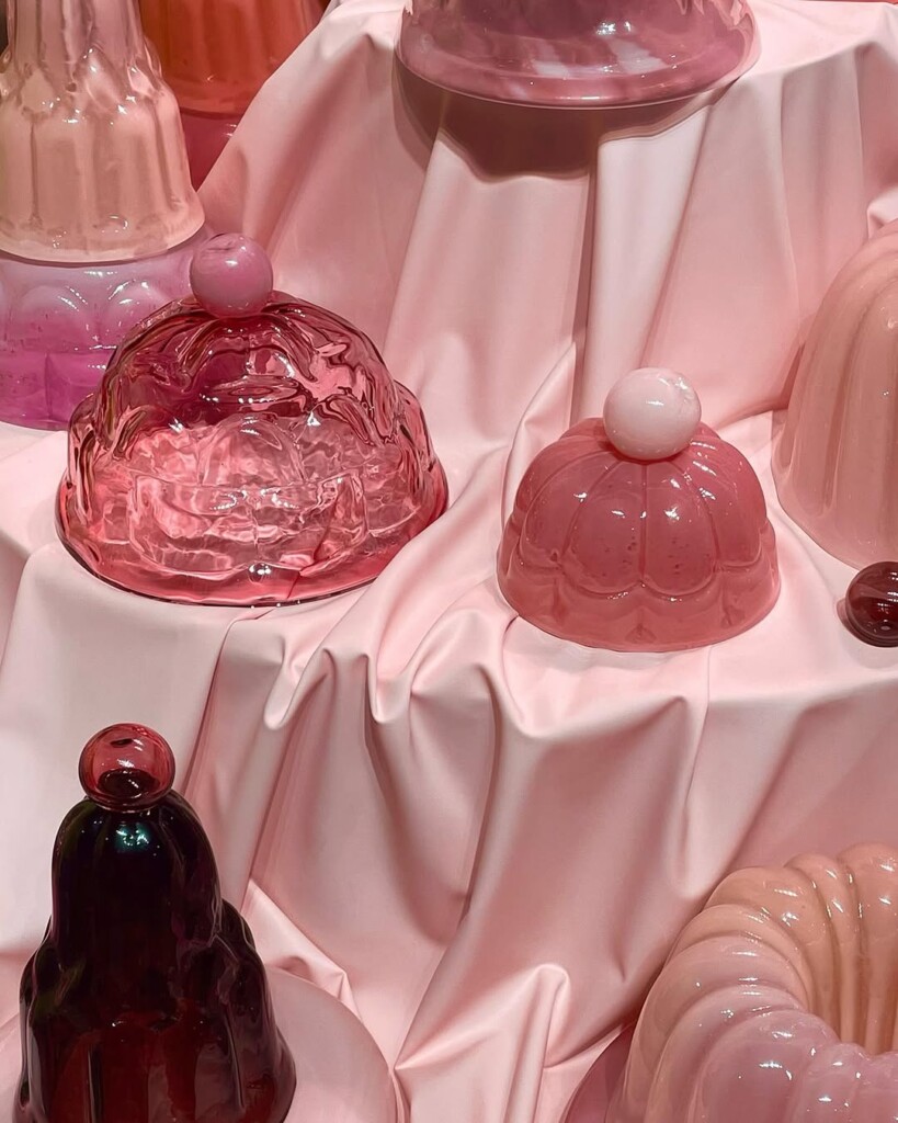 pink jello cakes for a wedding