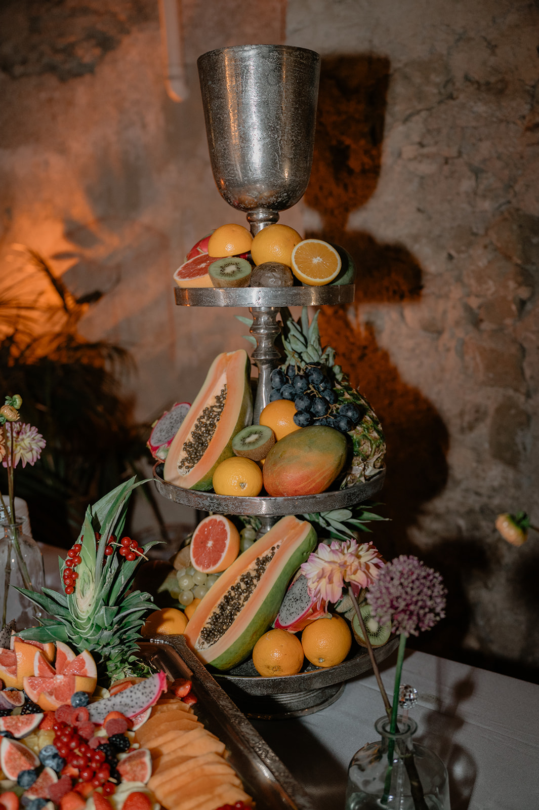 Tuscan reception with fruit as decor