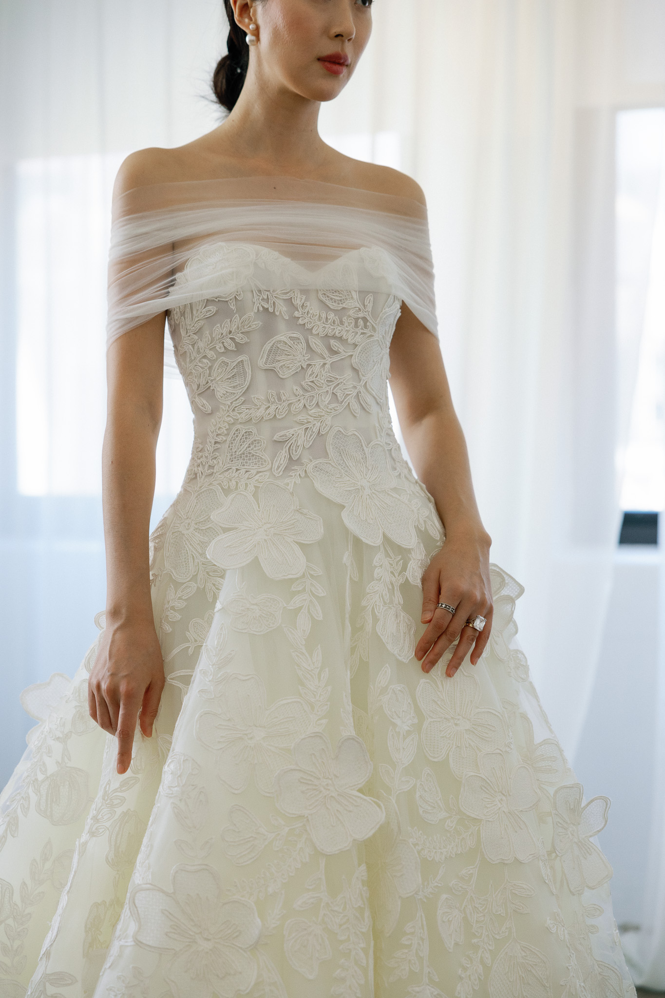 lace bridal dress trend