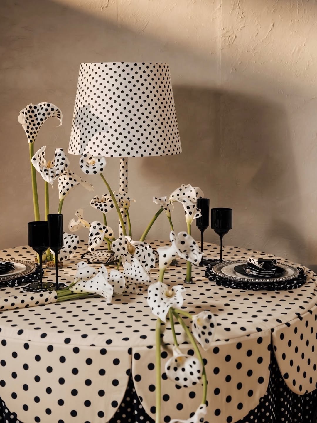 Whimsical Wedding Florals for an Artful Celebration